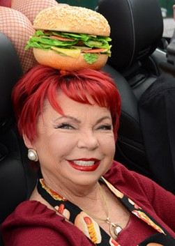 Людмила сделала паузу Людмила сделала паузу