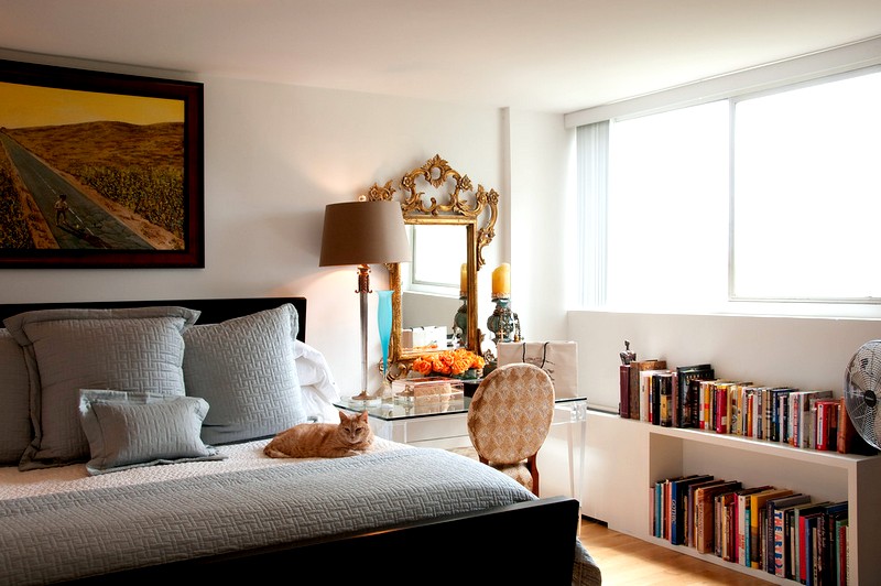 Зеркало с туалетным столиком