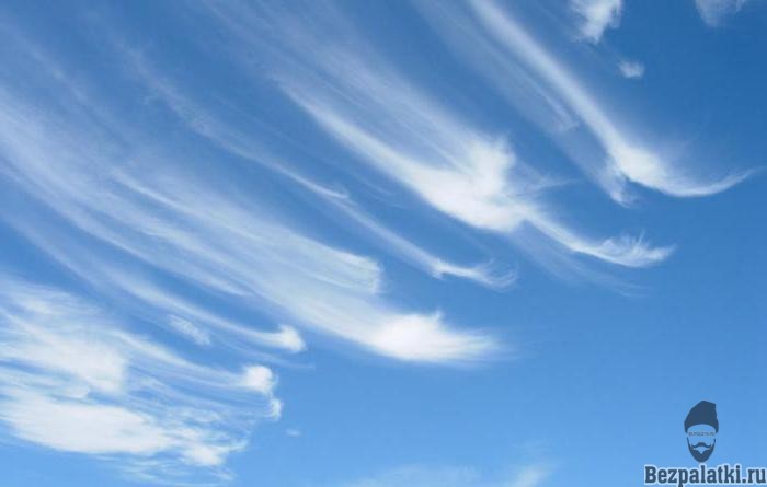 пасмурные облака приближаются к теплому фронту