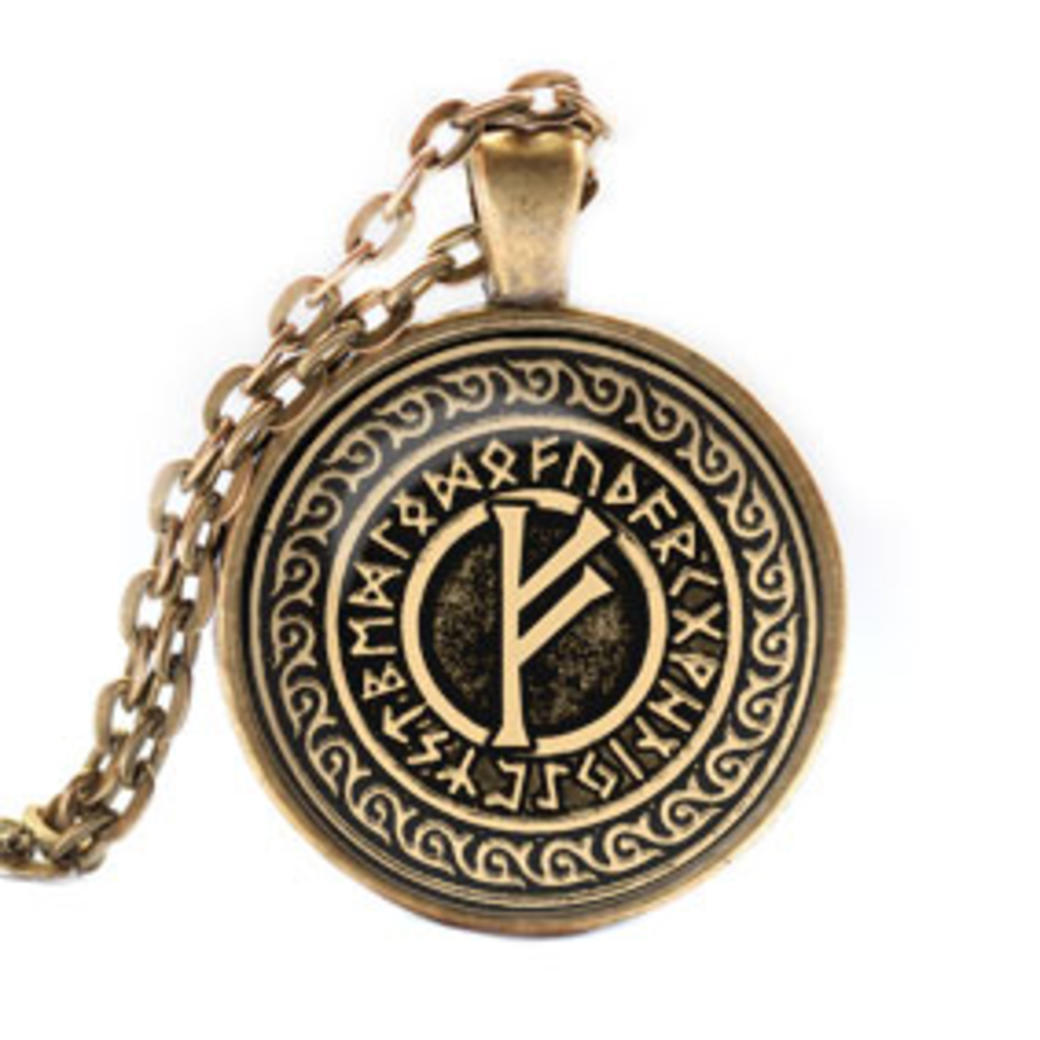 Амулет с руной Феху