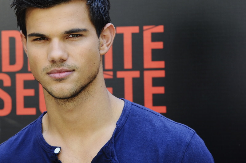 Что означает Венера в соединении с Ураном в натальной карте мужчины и женщины